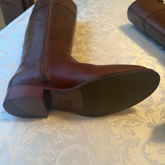 Tory Burch Kiernan boot  New with out Box Size 7.5 - Picture 8 of 11